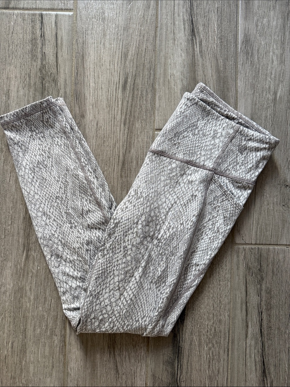 All in motion Neutral Snake-Print Leggings